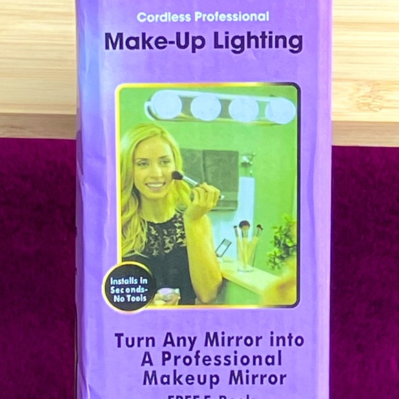Studio Glow Professional Make-Up Lighting - Picture 10 of 12